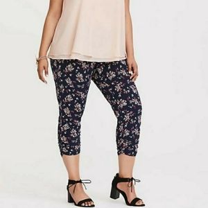 Torrid Floral Capri Pants
